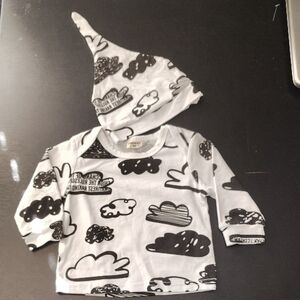 Eghunooy Baby Black And White Top And Matching Hat 0-3 Months Unisex